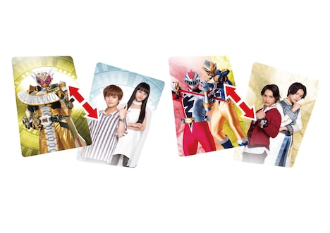 入場者プレゼントの「Wヒーローチェンジングカードセット」。