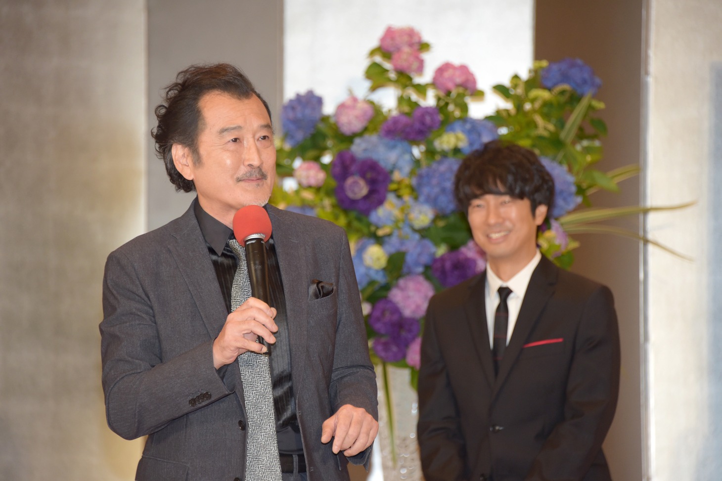 吉田鋼太郎