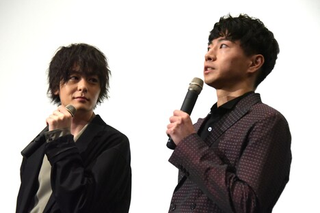 左から犬飼貴丈、矢崎広。