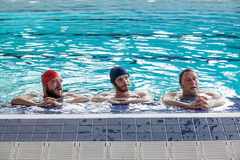 「シンク・オア・スイム イチかバチか俺たちの夢」新場面写真