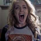 悪夢のようなループを逆手に取った行動とは?「ハッピー・デス・デイ」コメント映像