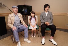 左からミッシェル・オスロ、新津ちせ、斎藤工。