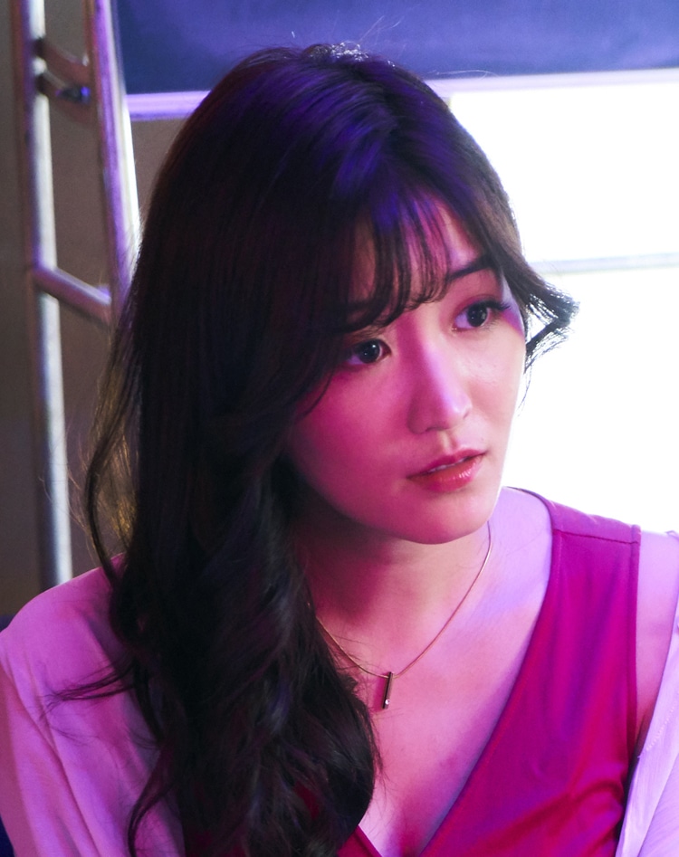 「びしょ濡れ探偵 水野羽衣」より、葉加瀬マイ演じる北山真奈美。