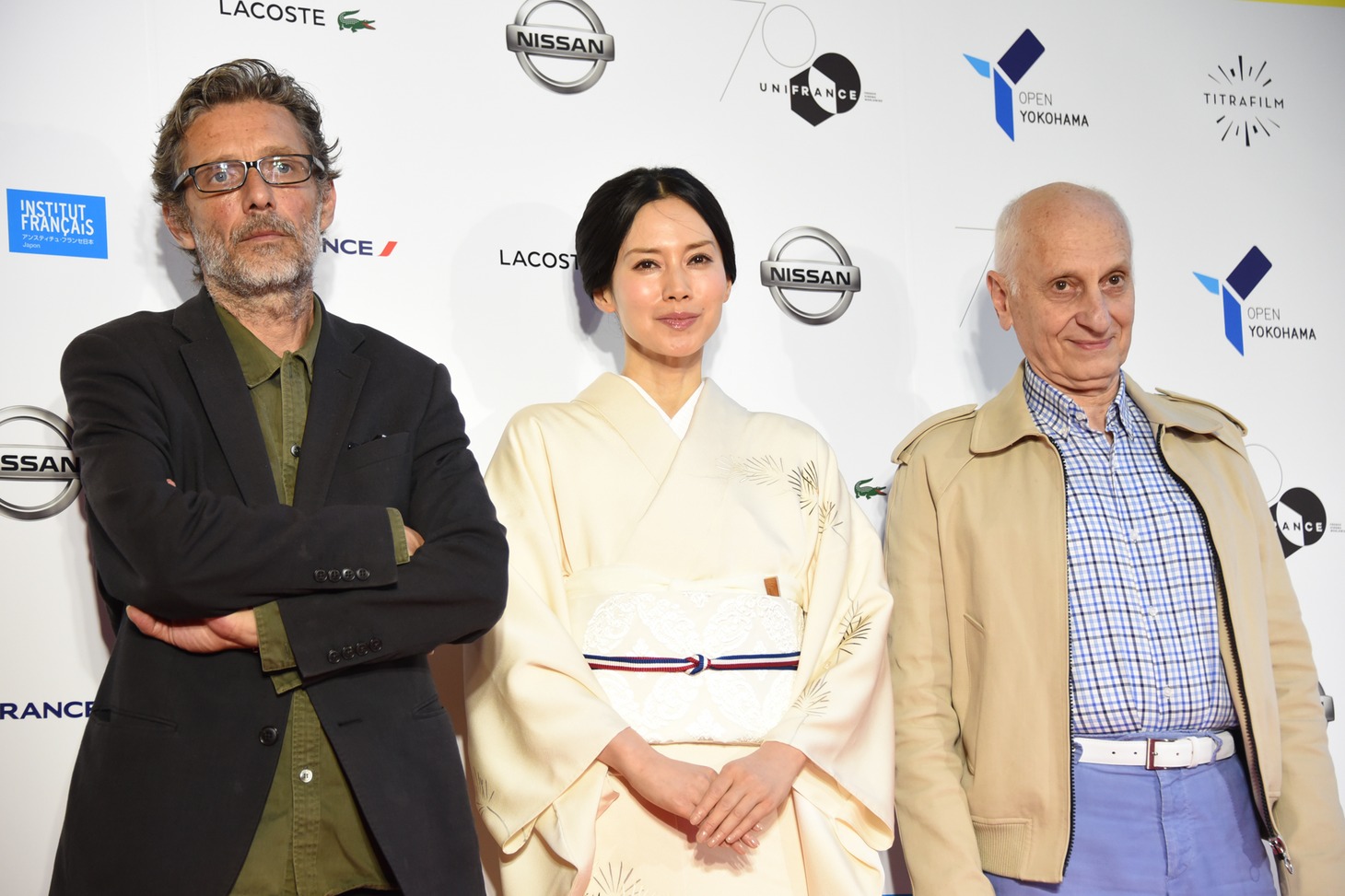 左からニルス・タヴェルニエ、中谷美紀、ミッシェル・オスロ。