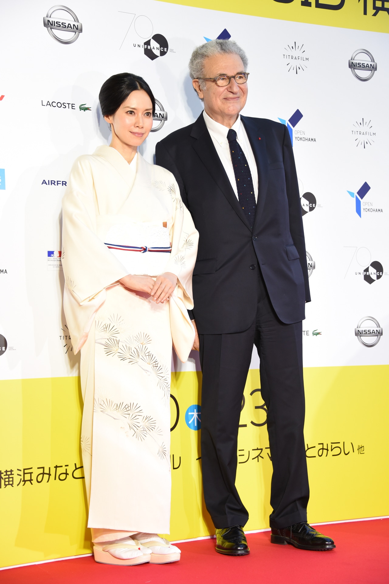 左から中谷美紀、ユニフランス会長セルジュ・トゥビアナ。