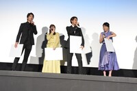 イラストで共演陣をおびえさせる松本穂香（右端）。