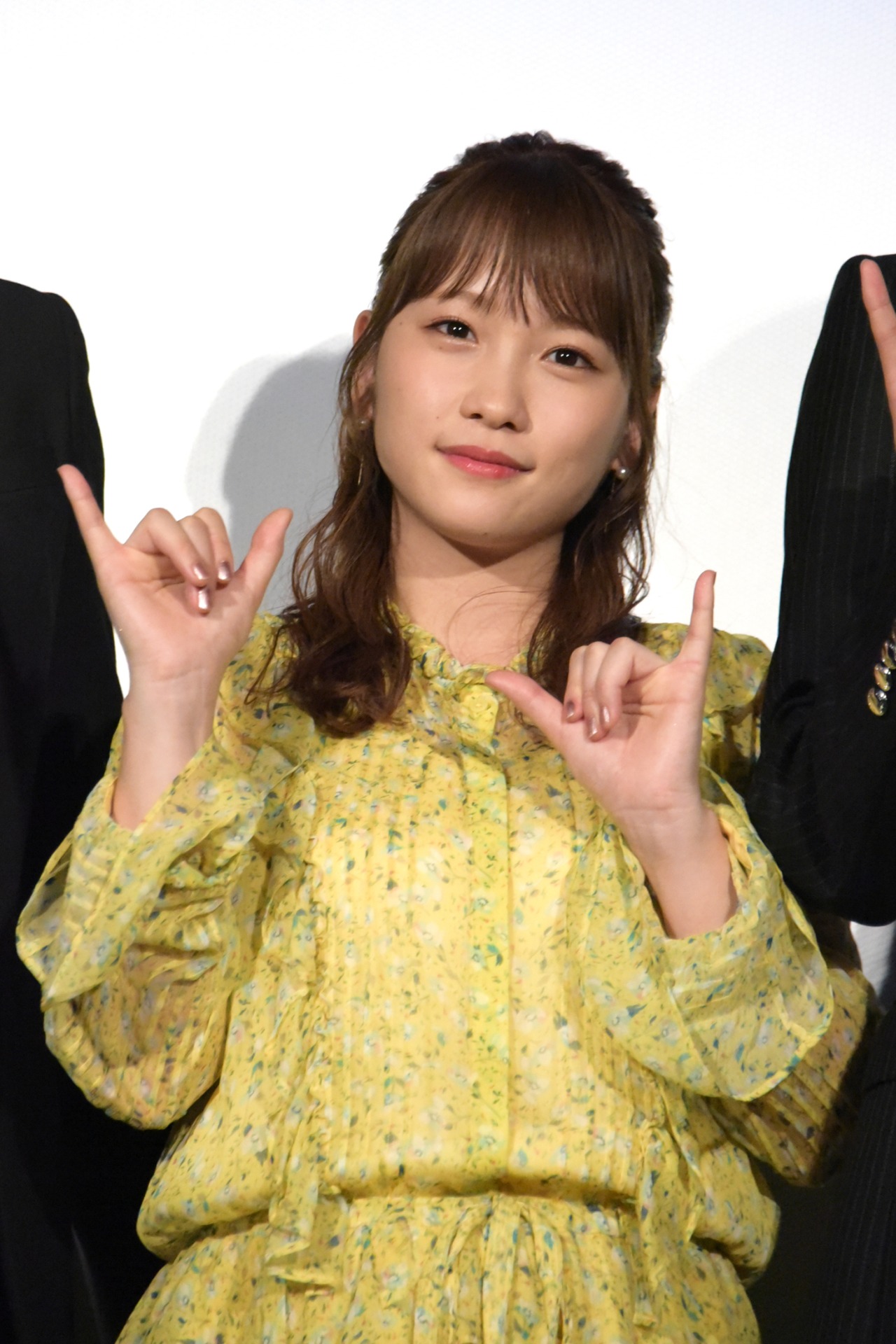 川栄李奈