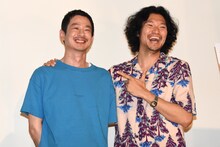 左から加瀬亮、青木崇高。