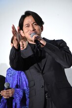 「それ絶対言っちゃいけないやつ」と否定する岡田准一。