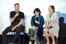 前列左からセバスチャン・マルニエ、キャロリーヌ・ボンマルシャン。