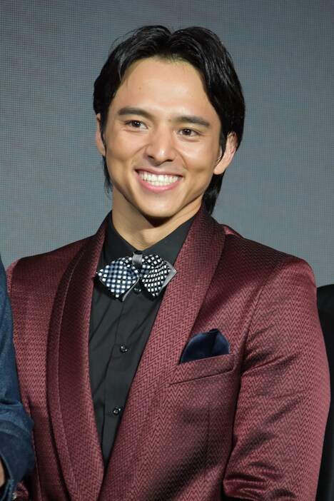 満島真之介