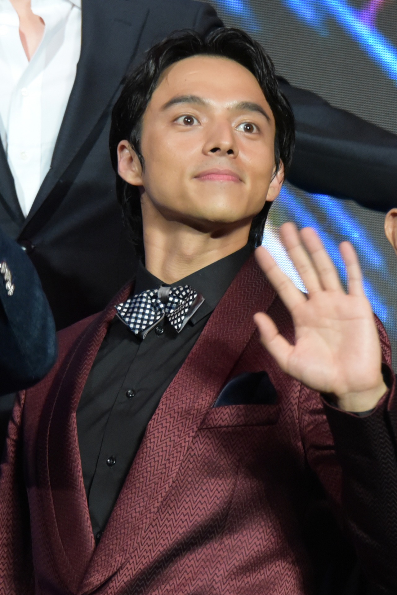 満島真之介