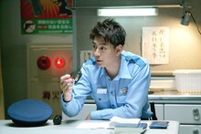 ドラマ「教場」より、三浦翔平演じる日下部准。