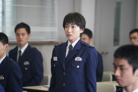 ドラマ「教場」より、大島優子演じる楠本しのぶ（中央）。