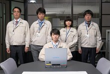 「前田建設ファンタジー営業部」キャスト。左から小木博明、上地雄輔、高杉真宙、岸井ゆきの、本多力。