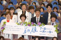 「監察医 朝顔」舞台挨拶の様子。