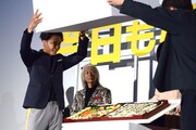 “感謝状弁当”お披露目の様子。