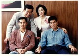 高島家の家族写真。左上から高島忠夫、寿美花代、高嶋政宏、高嶋政伸。