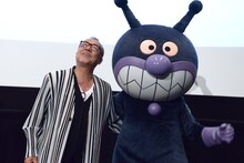 左から中尾隆聖、ばいきんまん。