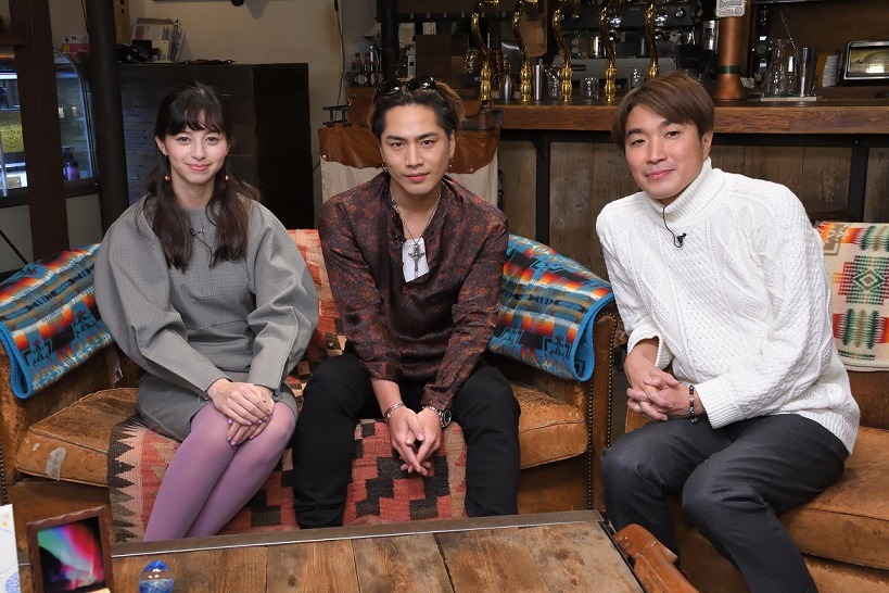 左から中条あやみ、登坂広臣、橋本光二郎。