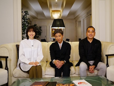 左から長澤まさみ、木村拓哉、鈴木雅之。