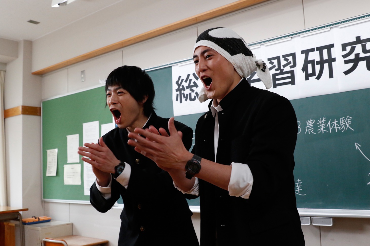 「べしゃり暮らし」