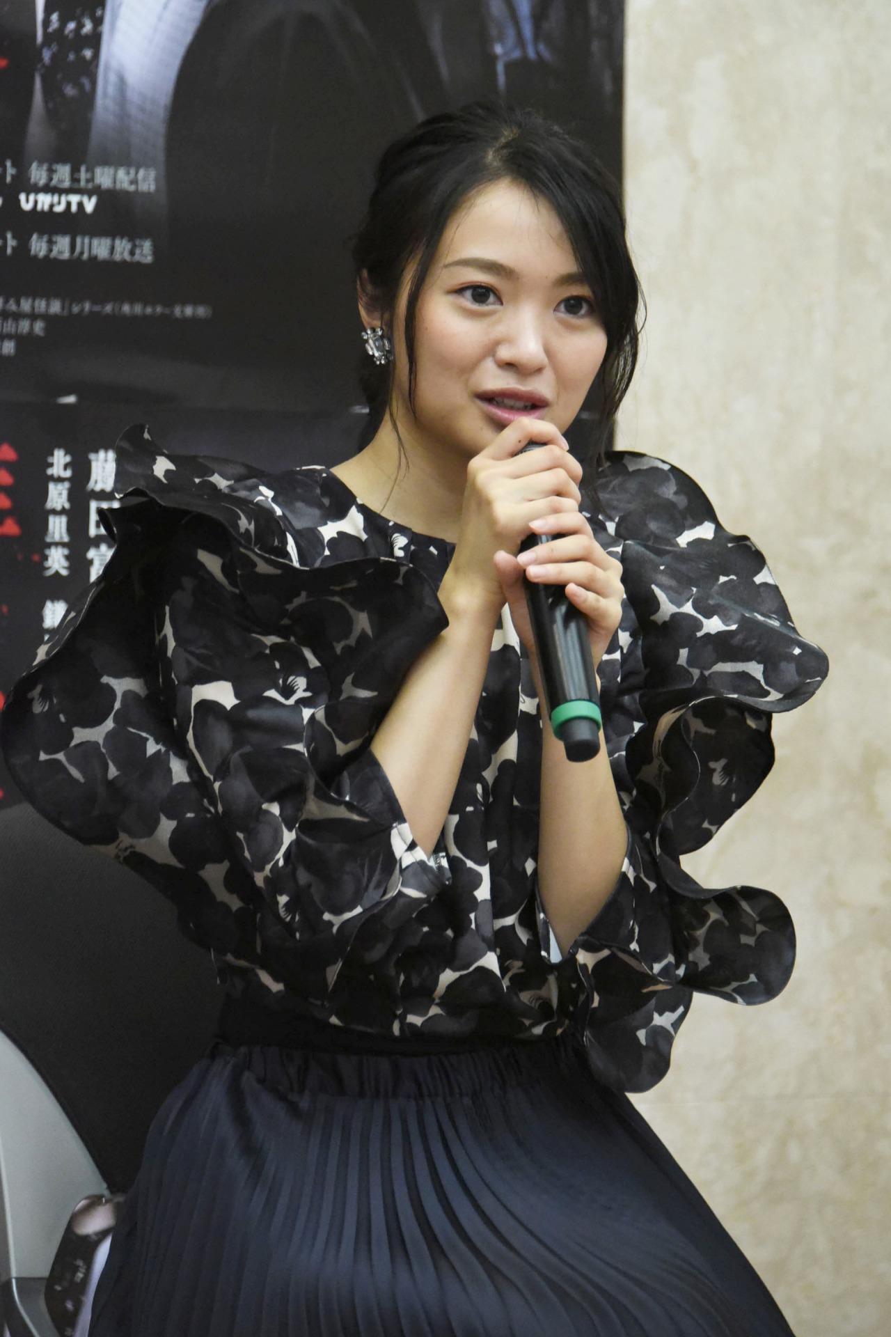 北原里英