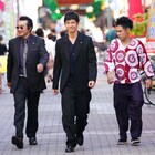 西島秀俊演じるヤクザが笑顔でパトロール「任侠学園」場面カット7点