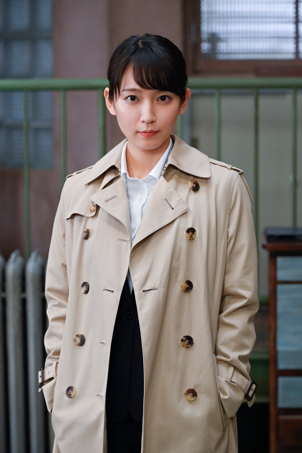 吉岡里帆演じる彩雲真空。