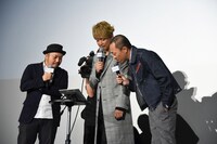 左から質問を選ぶ白石和彌、香取慎吾、音尾琢真。