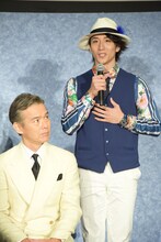 左から渡部篤郎、大貫勇輔。