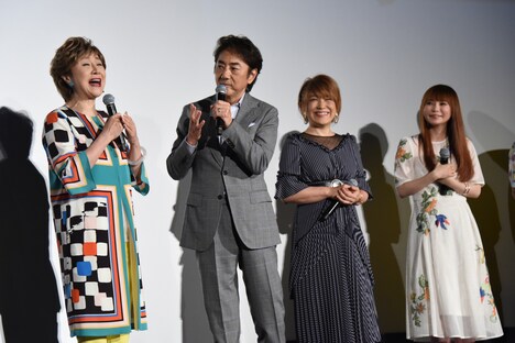 左から小林幸子、市村正親、松本梨香、中川翔子。