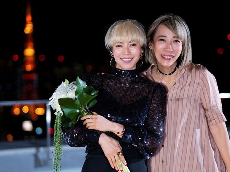 左から中谷美紀、蜷川実花。