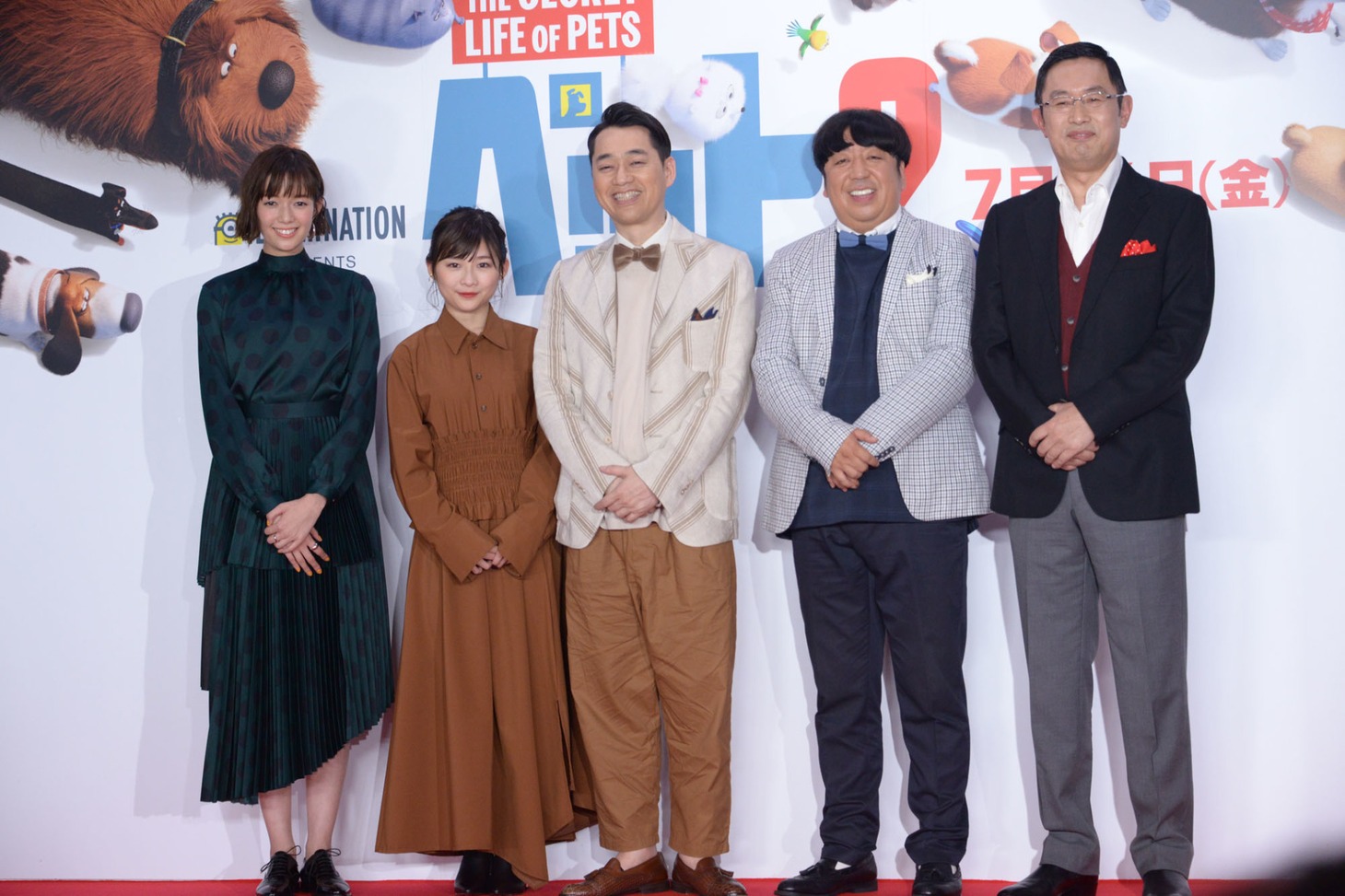 トークショーにて、左から佐藤栞里、伊藤沙莉、バナナマン、内藤剛志。