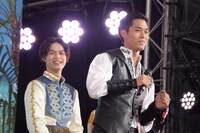 左から兵頭功海、岸田タツヤ。