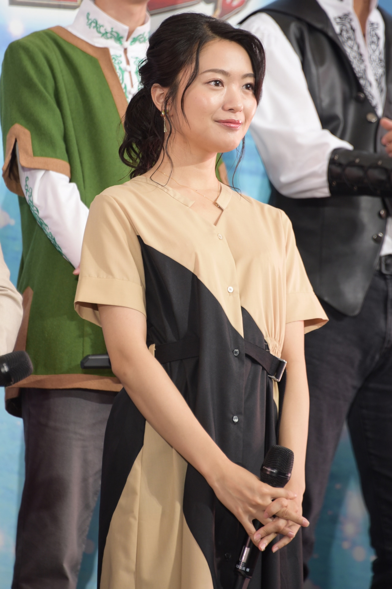 北原里英