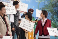 「時空を超えて行ってみたい時代は？」という質問に答えるキャストたち。