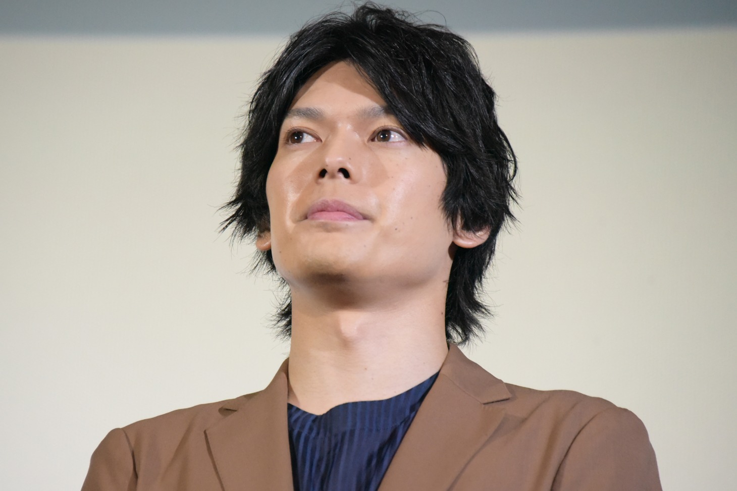 崎山つばさ