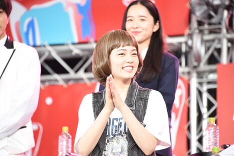 小芝風花（手前）