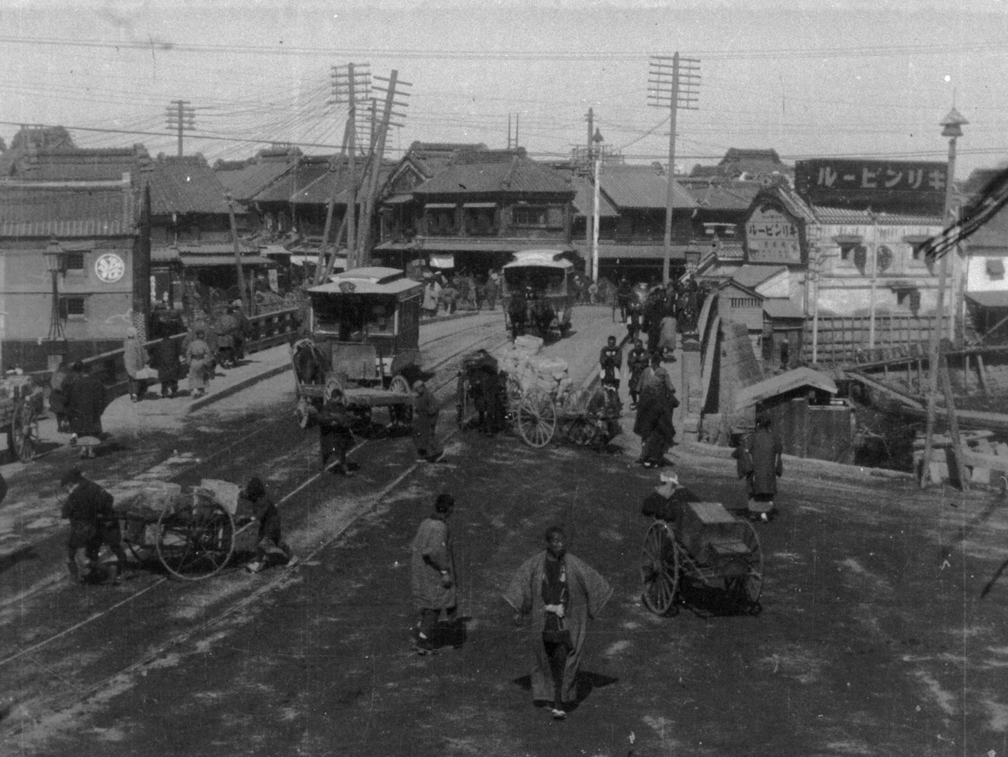 「日本橋」(c)日本大学芸術学部映画学科