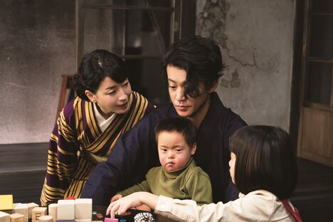 「人間失格 太宰治と3人の女たち」より。