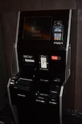 メインロビーの券売機。