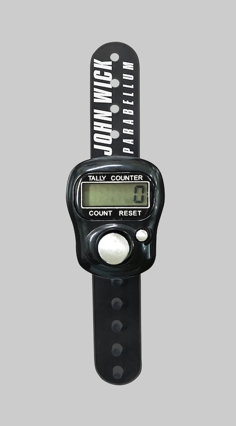 ムビチケカード特典となる特製アサシンカウンター。