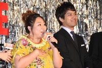 左からやしろ優、三浦貴大。