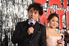 左からムロツヨシ、chay。