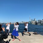 三吉彩花が海外で踊る!「ダンスウィズミー」“ワケあって踊らされた”特別映像