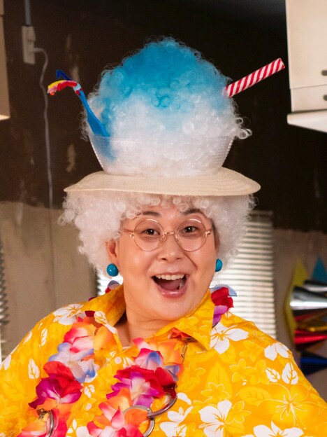 大島美幸演じるサマー署長。