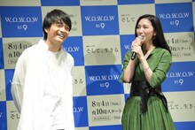 左から岡山天音、知英。