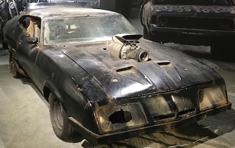 「マッドマックス 怒りのデス・ロード」のインターセプター。