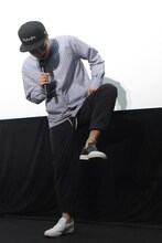 ミサンガを見せるムン・ソンホ。